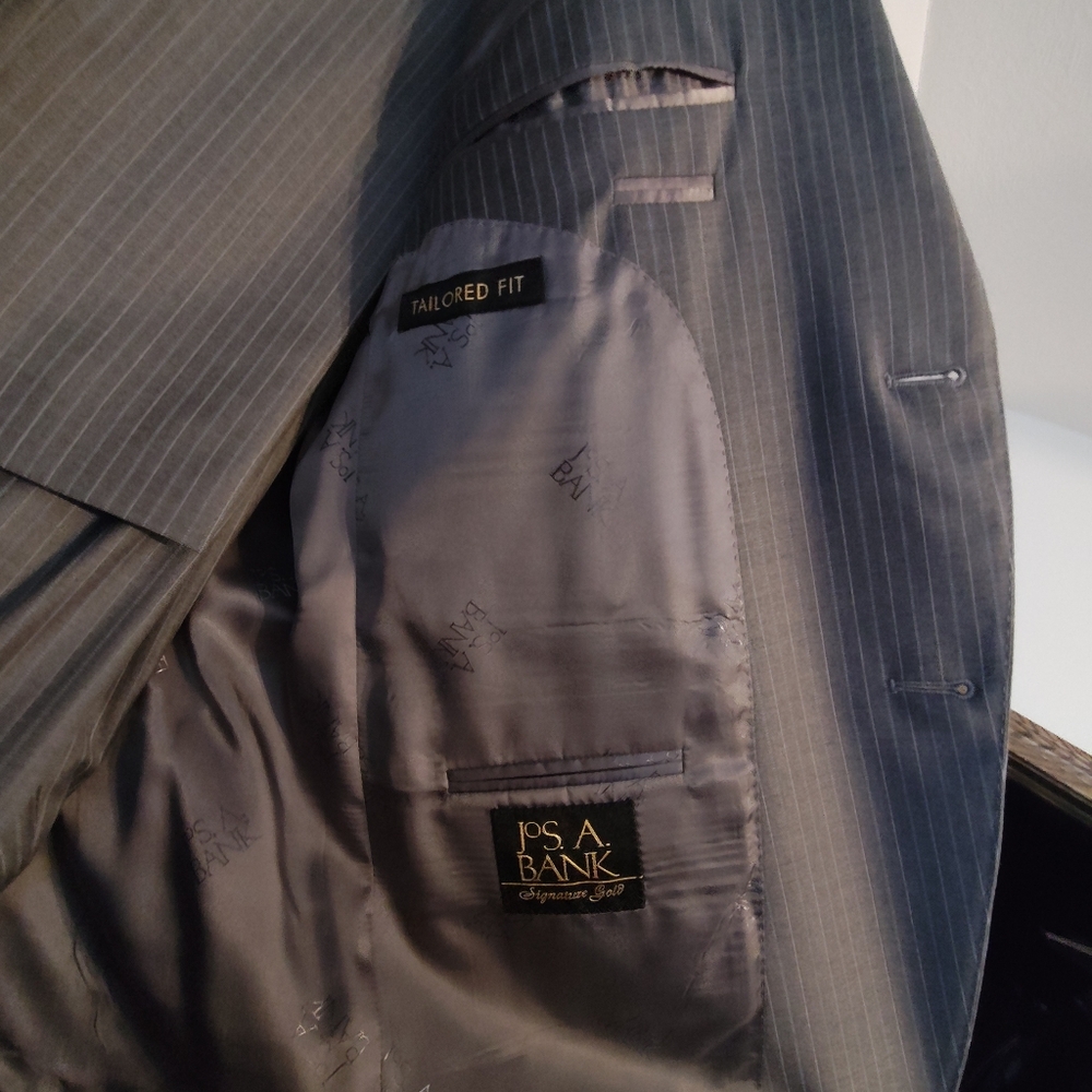 Jos. A. Bank Charcoal Pinstripe Suit (42R)